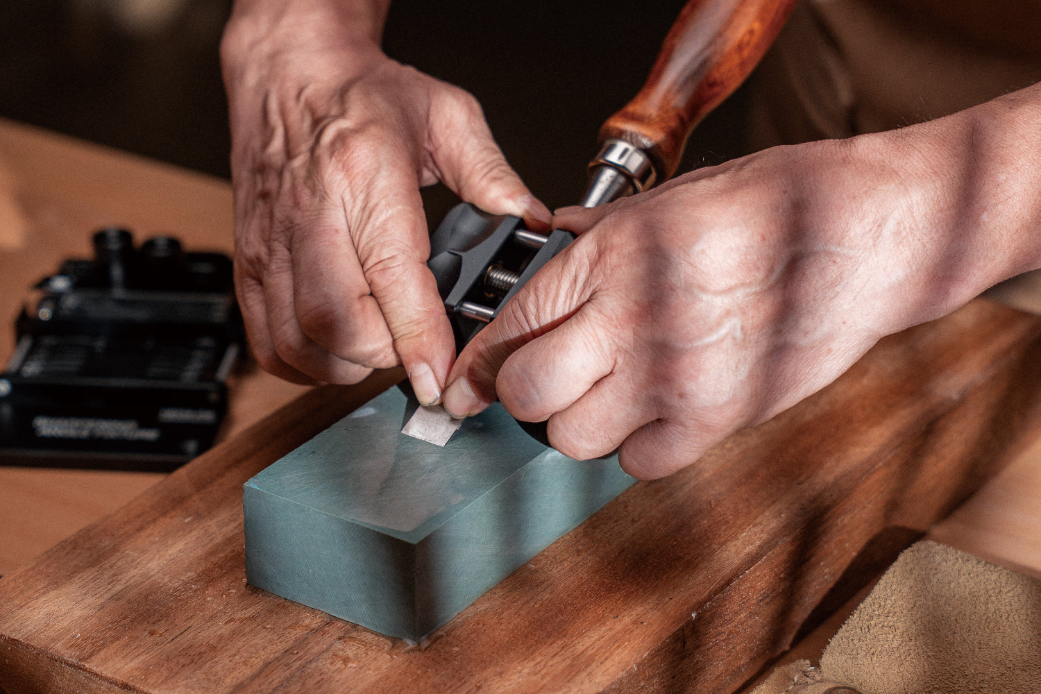 Master the Perfect Edge: A Deep Dive into the Hongdui HD34 Pro Sharpening Jig System