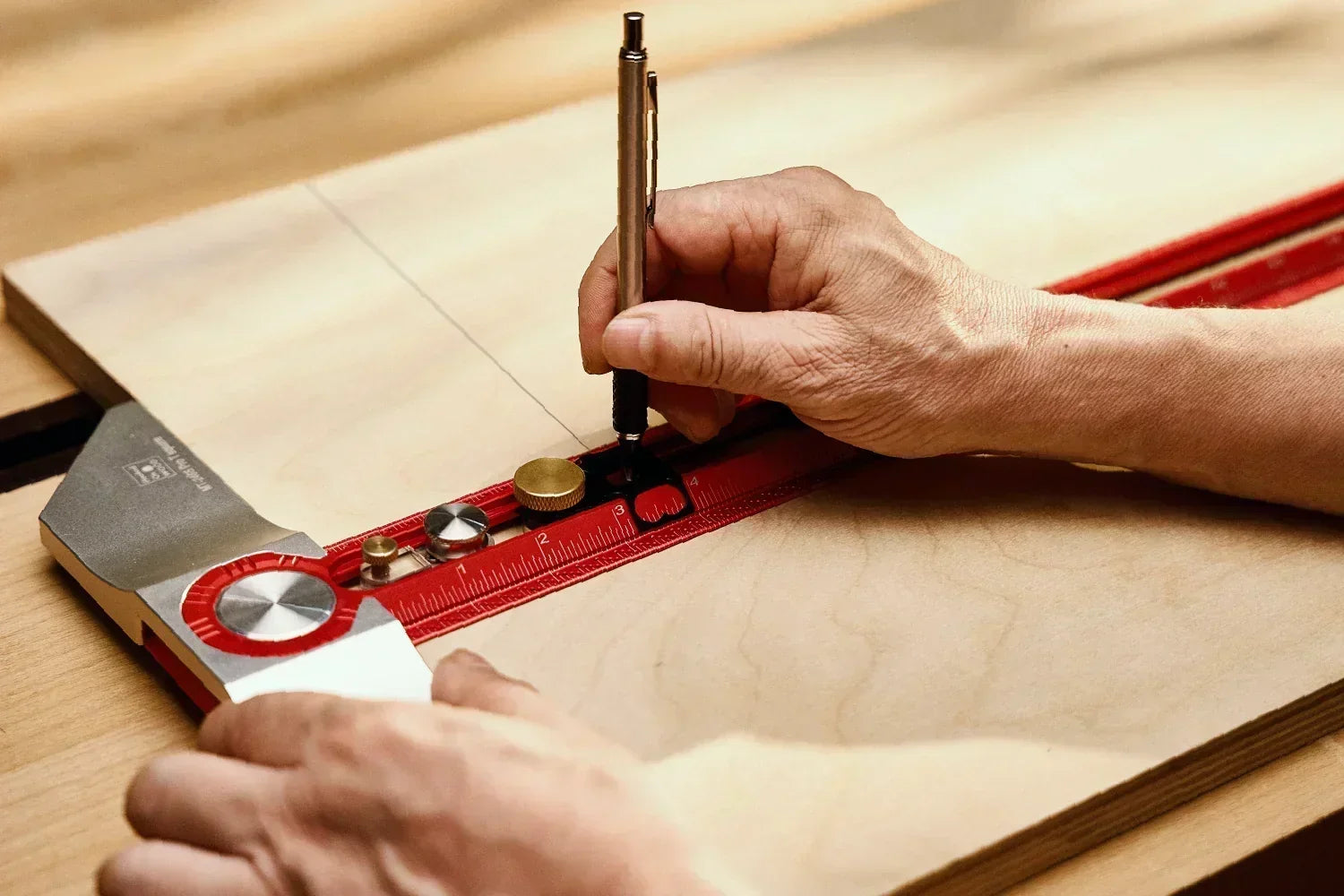 The HONGDUI MT-2465 Pro T Square Scriber: Precision Redefined for the Modern Woodworker